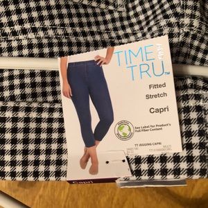 Fitted stretch capris, size XXL (20), NWT